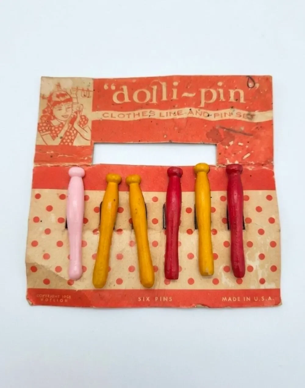 Vintage Dolli-Pin Clothes Line And Pin Set On Original Card